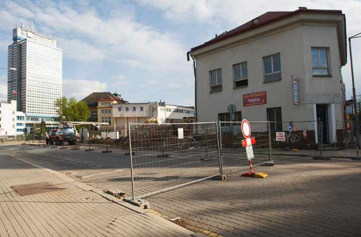 demolice budov v ulici u nisy v liberci